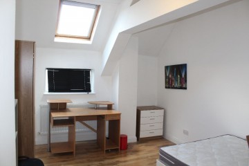 image of 8, Brackenbury Road-LO