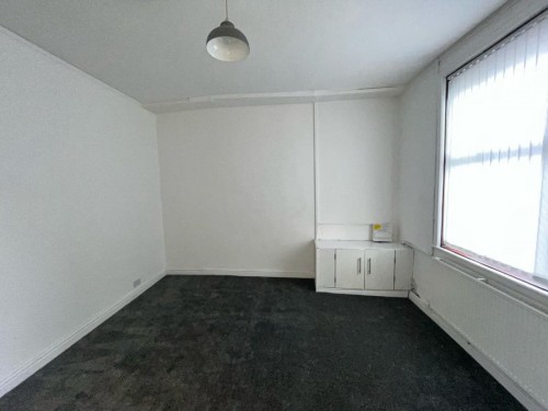 Arrange a viewing for Cemetery Road, Preston